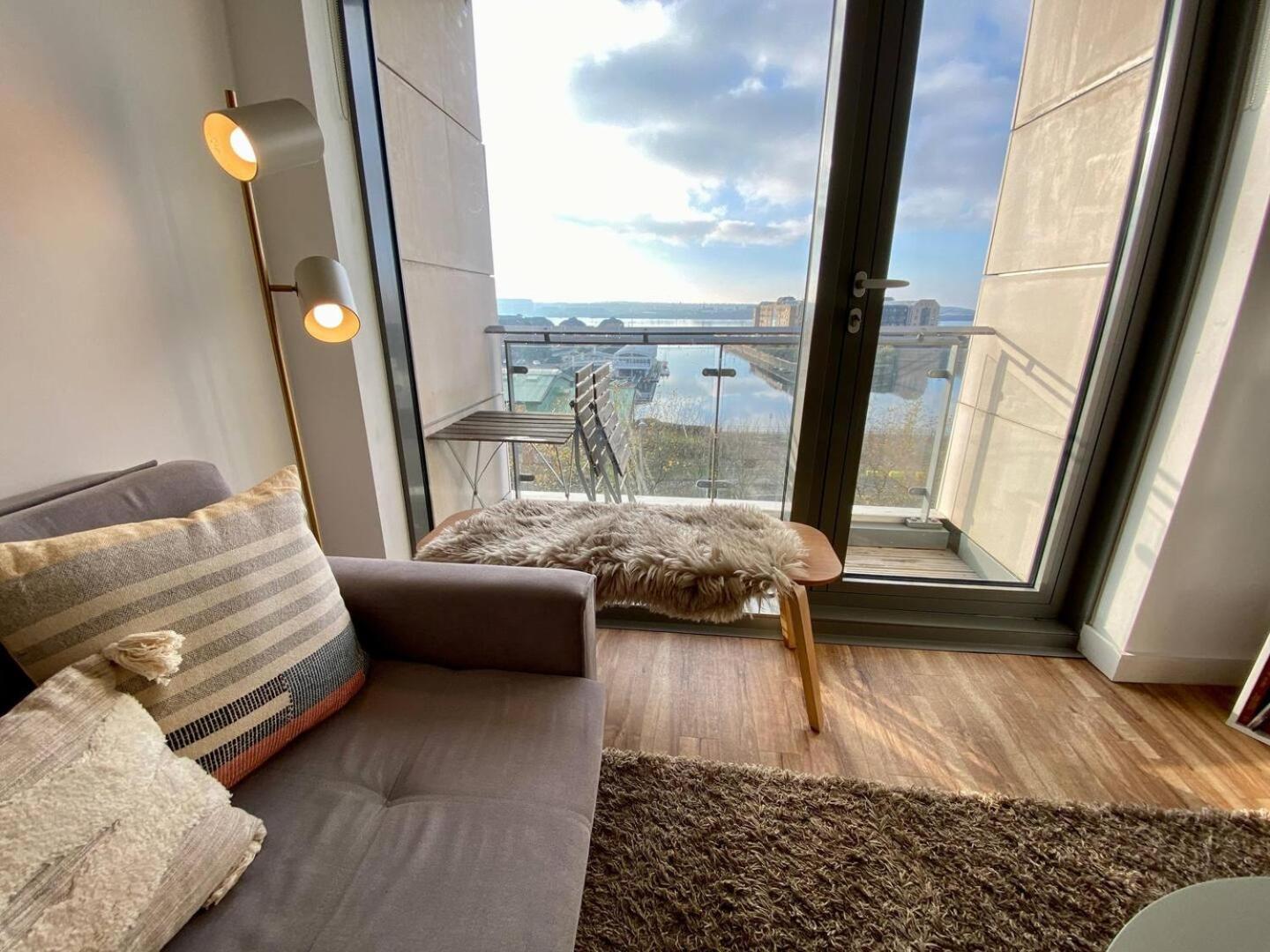 Stunning Mersey View Flat W Parking In Liverpool Exterior photo