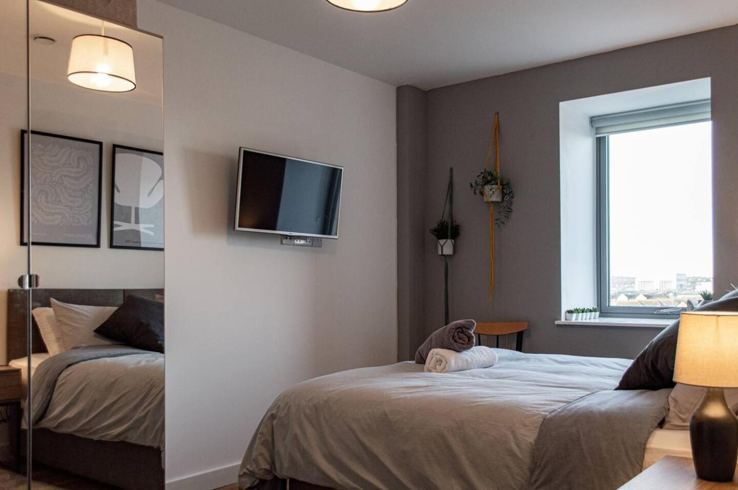 Stunning Mersey View Flat W Parking In Liverpool Exterior photo
