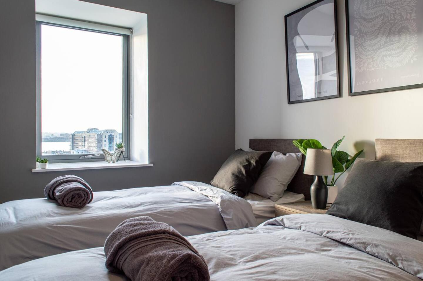 Stunning Mersey View Flat W Parking In Liverpool Exterior photo